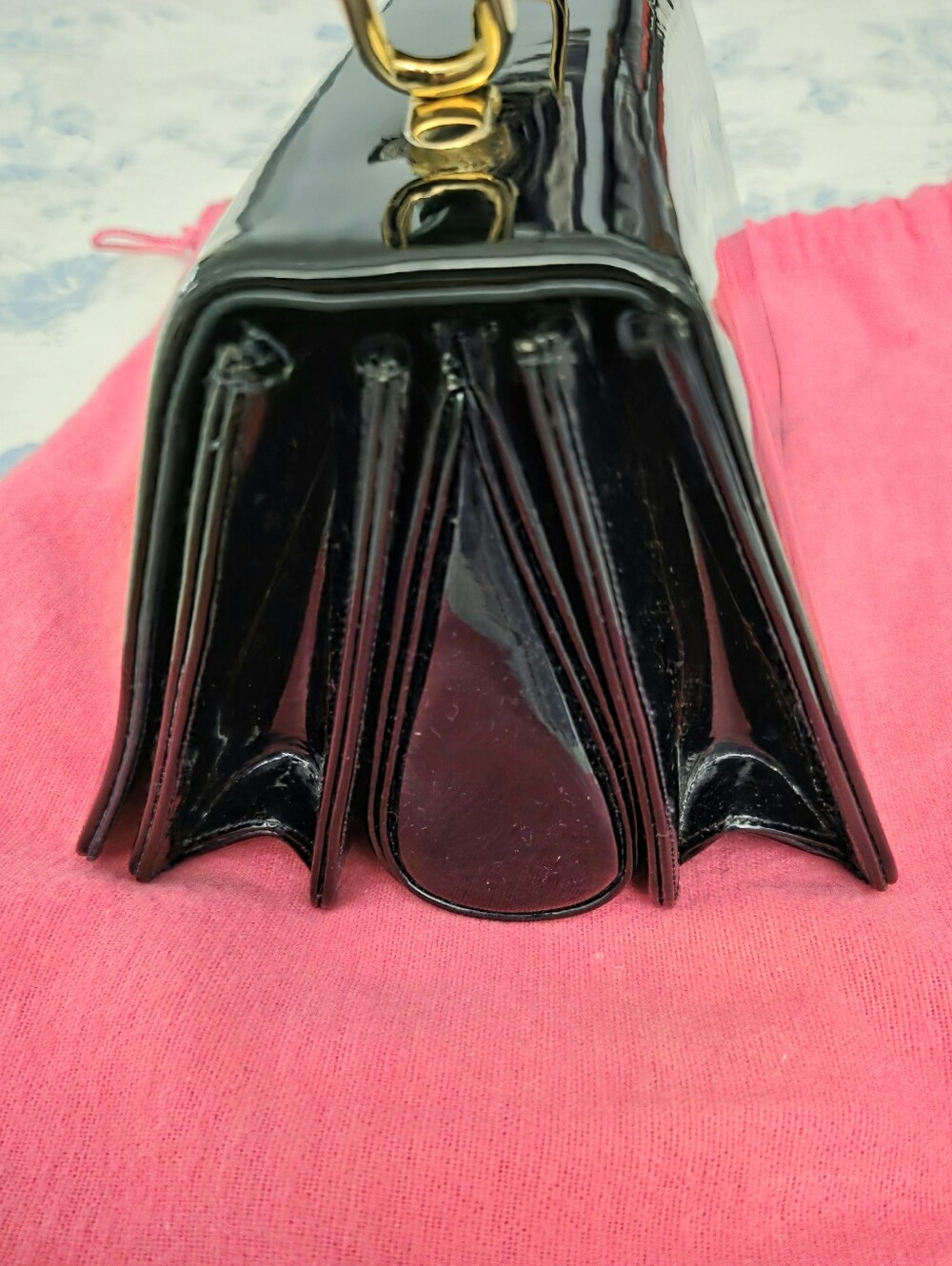 Judith Leiber Black Patent Leather Top-Handle Box Bag with Gold Hardware - Picture 7 of 11
